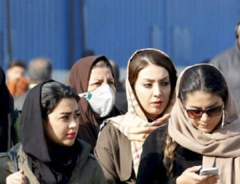 İranda İsrailə hücumla eyni gündə qadınlara da hücum başlanıb — VİDEO