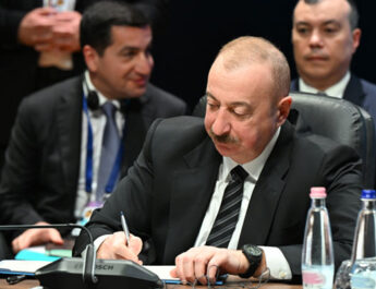 Prezidentin işgüzar səfərinin — Videosu