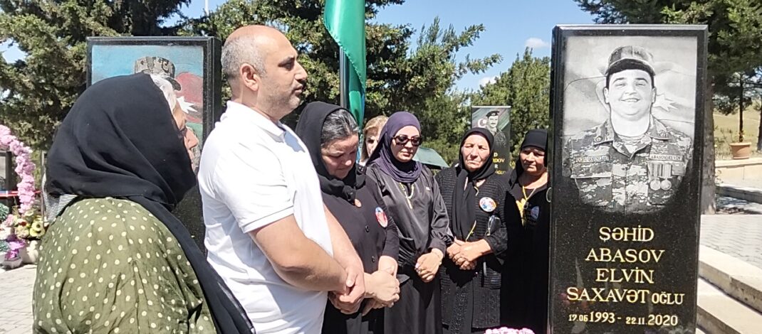 AVMVİB İdarə Heyətinin üzvü İlkin Rzaquliyev şəhid döyüş yoldaşı Elxan Abbasovun mövlud günündə iştirak edib
