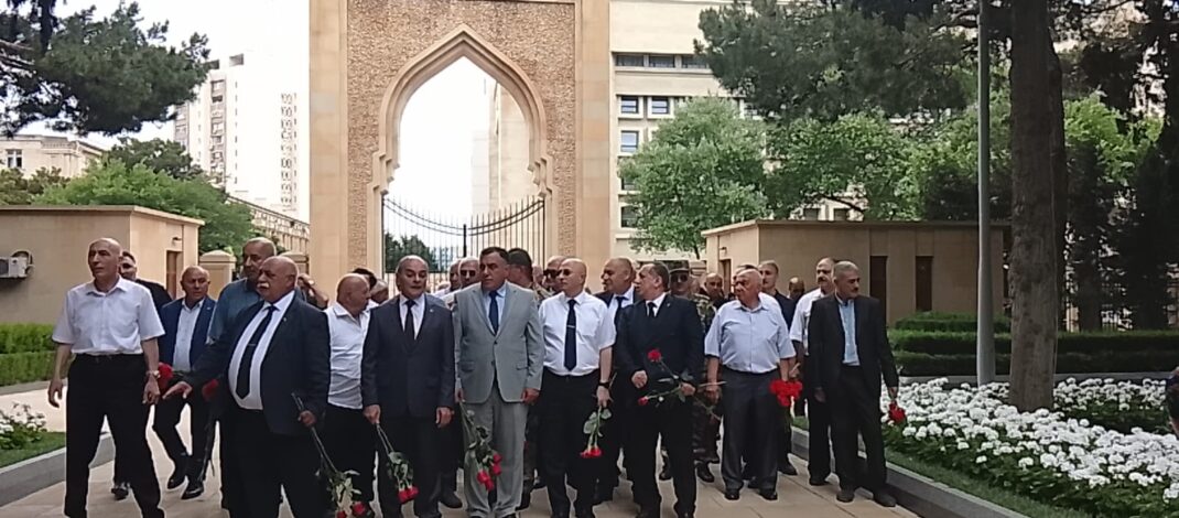 AVMVİB kollektivi Silahlı Qüvvələrin yaradılmasının 108-ci ildönümünü qeyd edib