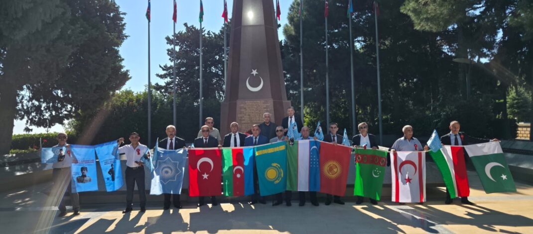 Bakının Qurtuluş Günü ilə əlaqədar Şəhidlər xiyabanı ziyarət olunub
