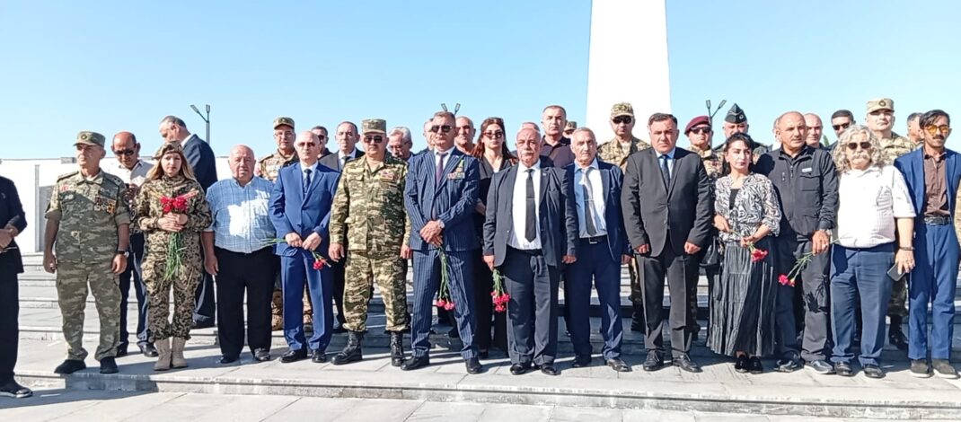 Hərbi Yönümlü Təşkilatların İttifaqının nümayəndələri Anım Günündə şəhidlərimizin xatirəsini yad ediblər